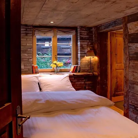3 Beds In Traditional Swiss Chalet Villa *