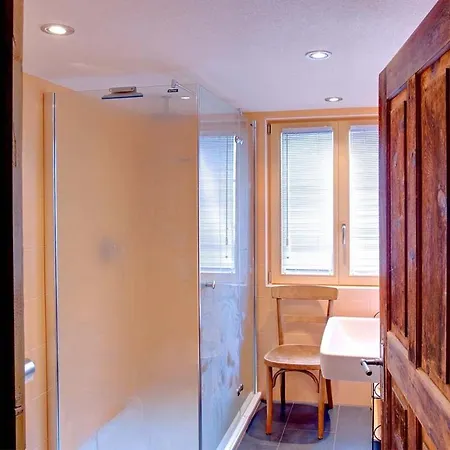 3 Beds In Traditional Swiss Chalet Sankt Niklaus