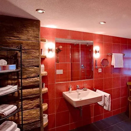 3 Beds In Traditional Swiss Chalet *